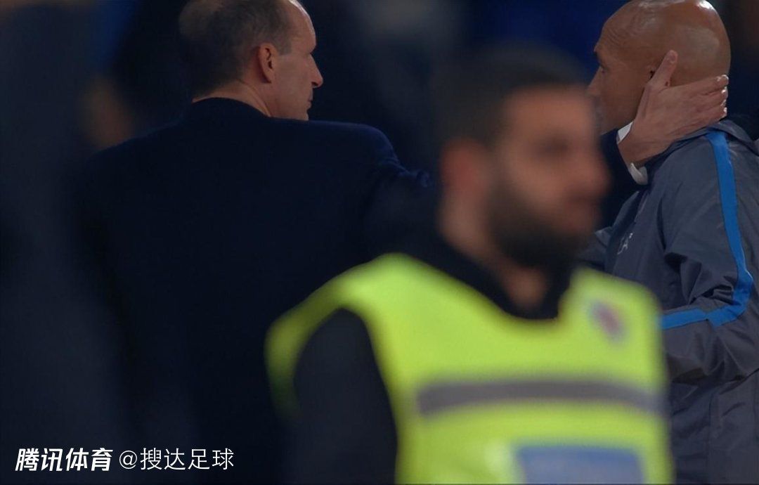 被淋湿的她们